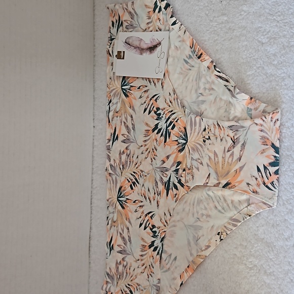 Jessica Simpson | NWOT Women's Bra/Pantie Set Soft T-Shirt Push-Up Underwire 34C - Picture 9 of 9